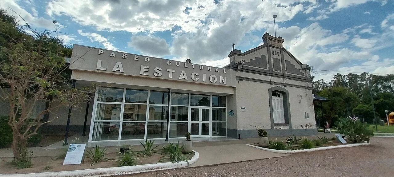 Estación ferroviaria de Tres Lomas