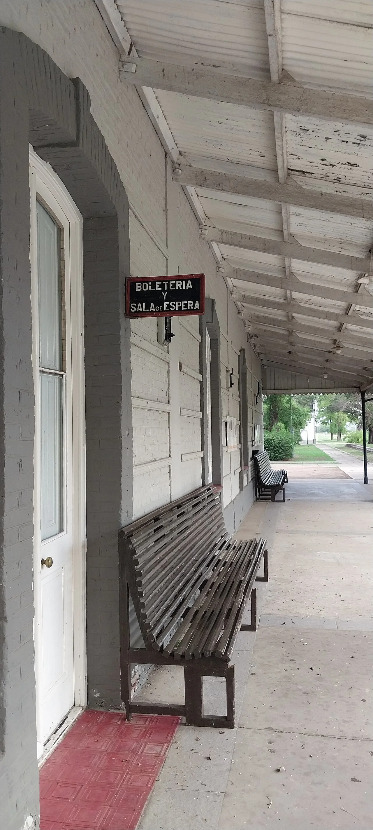 Estación de Tres Lomas · andén