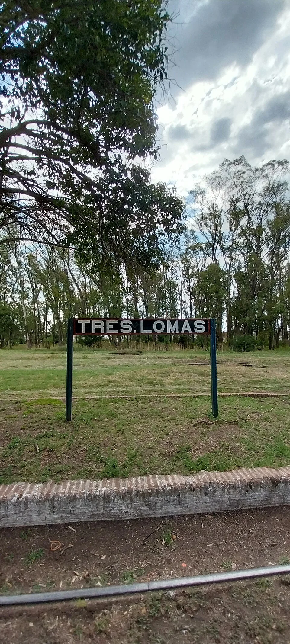 Estación Tres Lomas · detalle